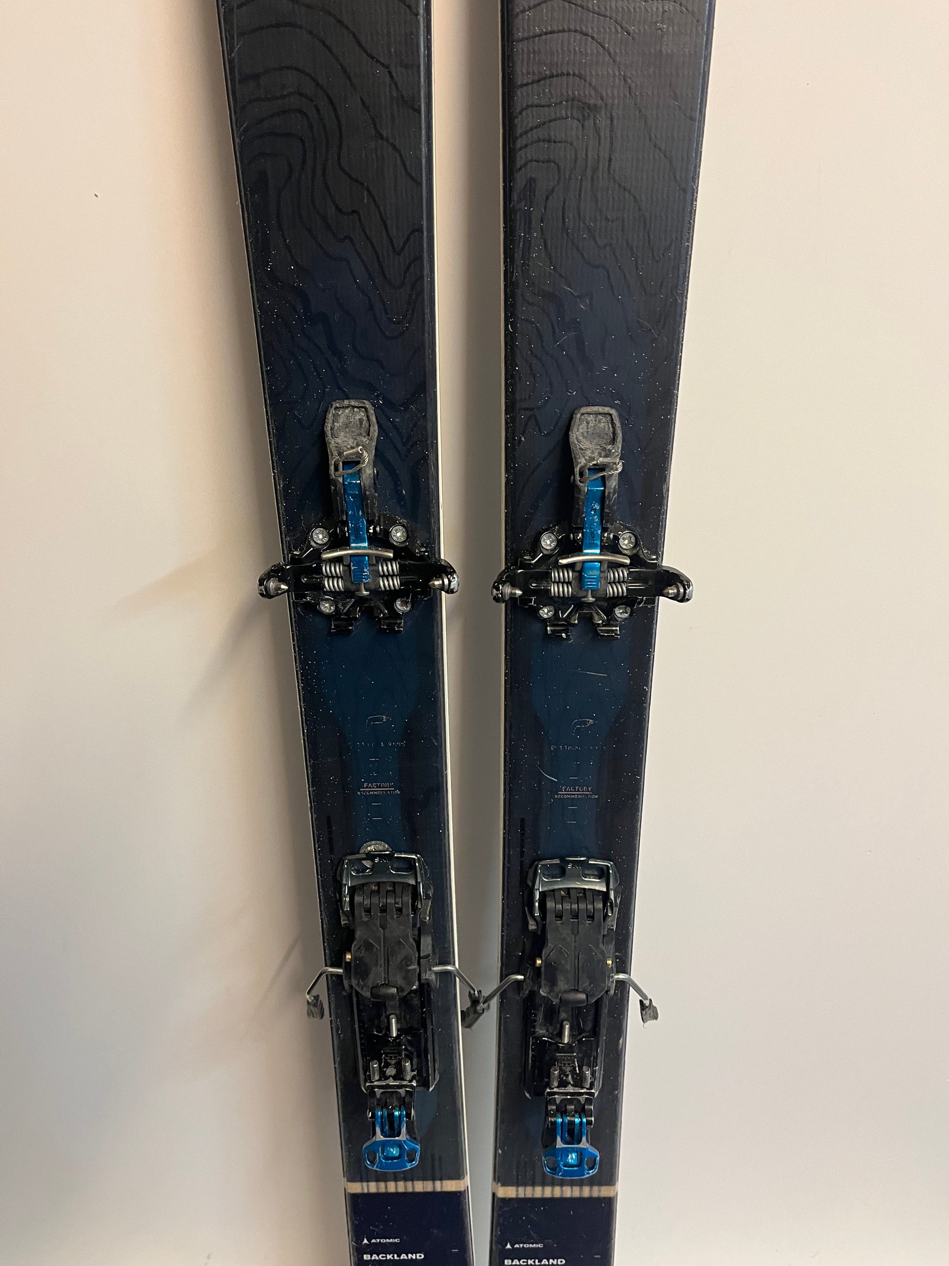 VERHUUR - Atomic Backland 85 (172) + Salomon MTN binding + Contour Hybrid vellen